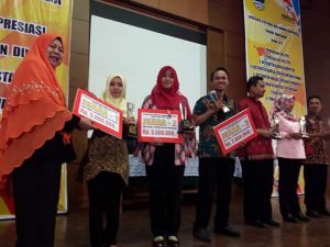 Para peserta berprestasi di Lomba Prestasi GTK PAUD dan DIKMAS 2017, tingkat Provinsi, dari 17 jenis lomba di antaranya 8 piala kejuaran berhasil di boyong Kontingen Kab. Bandung yg di gelar di Gedung Universitas Indonesia ( UPI ) Kota Bandung pada 5 -6 Mei 2017. 