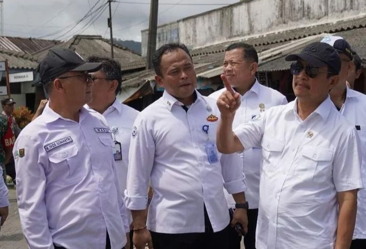 Menteri Kelautan Tinjau Pendangkalan Sungai Cipatuguran, Wabup Sukabumi: Salah Satunya Karena Sampah