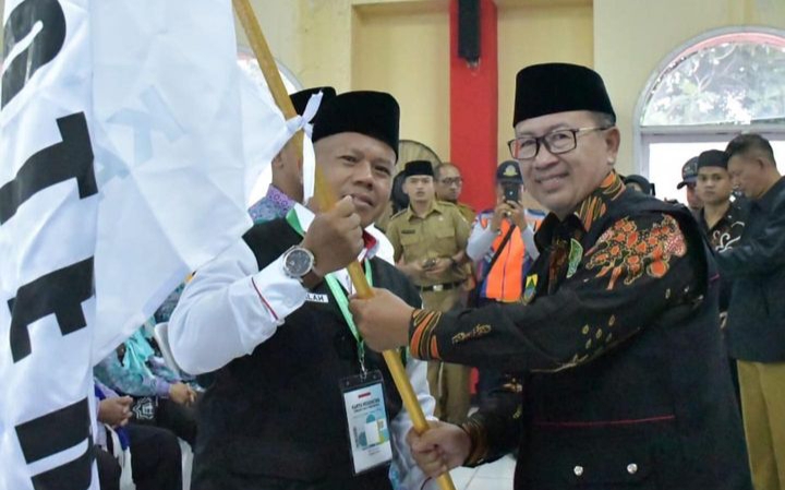 Pelepasan Jemaah Calon Haji Kloter JKS-34, Bupati Cianjur Berpesan Jaga Nama Baik Bangsa