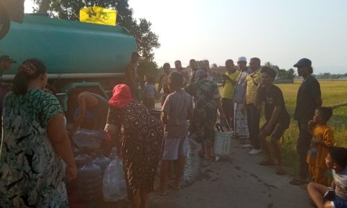 Bantu Warga Terdampak Kekeringan di Cianjur, Teh Metty Kembali Salurkan Bantuan Air Bersih